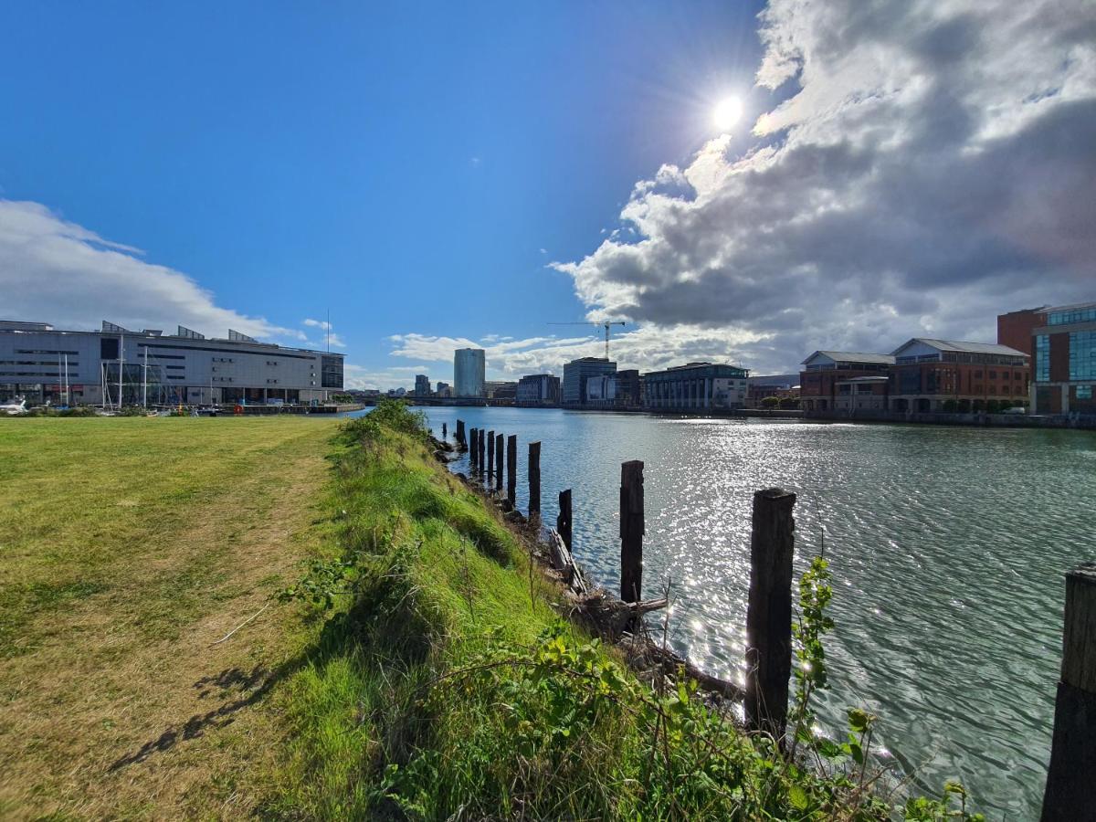 Luxury Apartment Marina Views At Titanic Quarter Belfast Ngoại thất bức ảnh